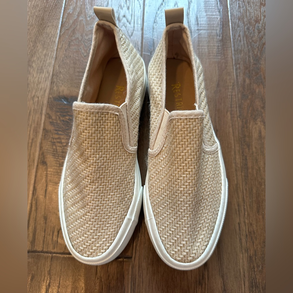 Women’s tan sneakers size 7